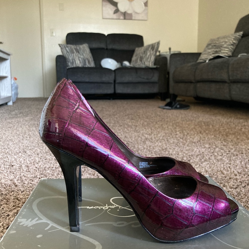 Jessica Simpson, “Josette”, Berries, 6.5
